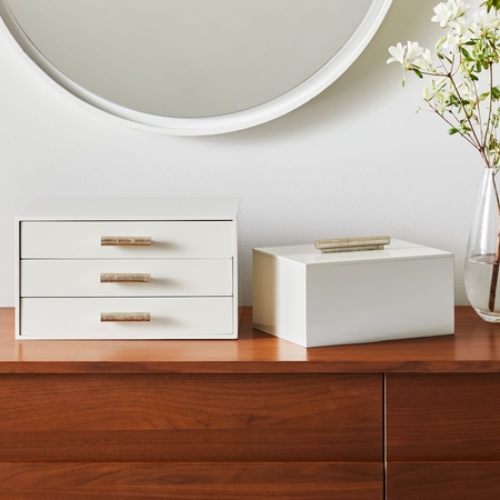 Jewellery boxes and stands store