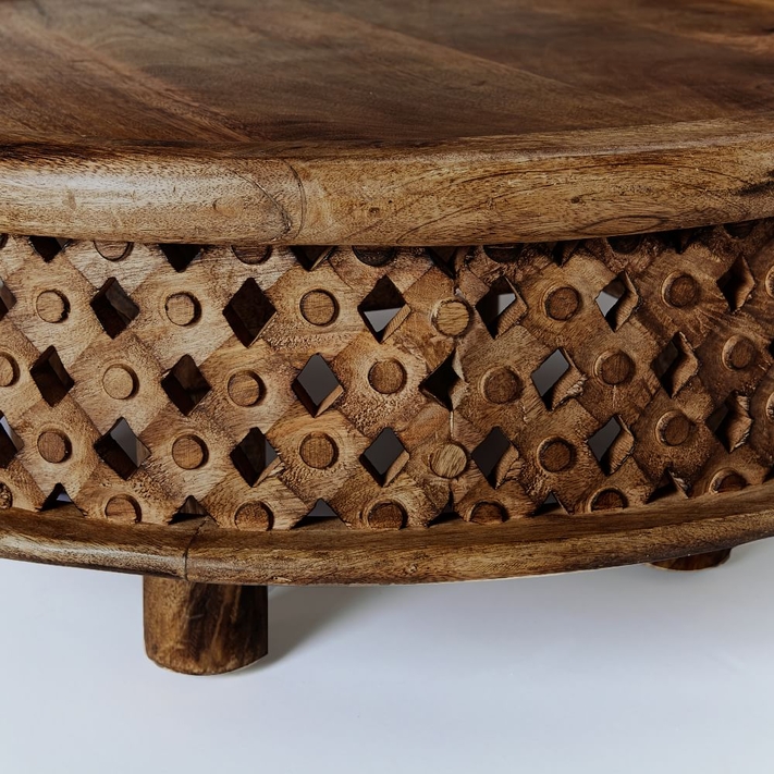 اشتري طاولة قهوة خشبية بتصميم منحوت, Wood Scroll Coffee Table