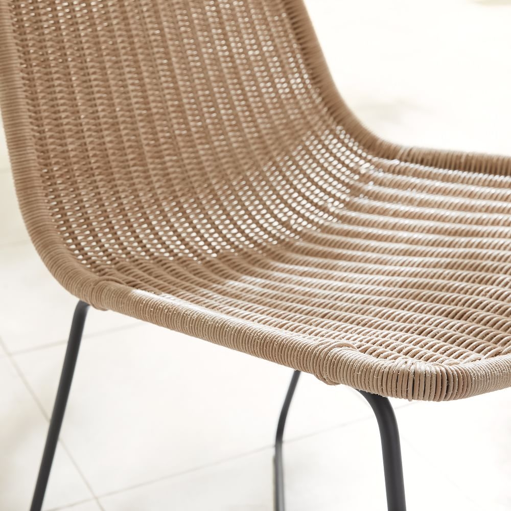 Outdoor slope outlet dining chair